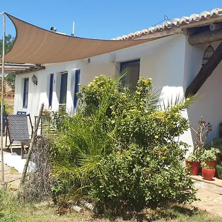 בית כפרי Montes De Baixo