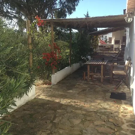 בית כפרי Montes De Baixo