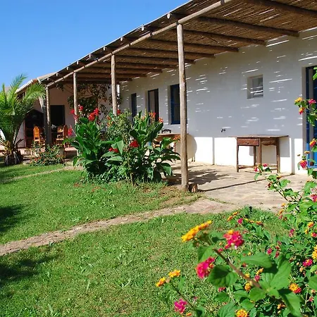 בית כפרי Montes De Baixo *