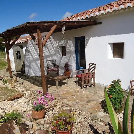 בית כפרי Montes De Baixo