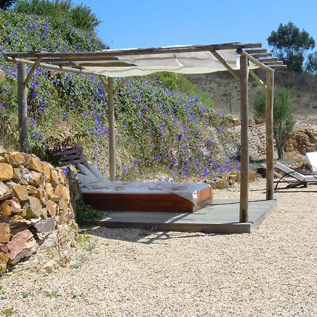 בית כפרי Montes De Baixo *