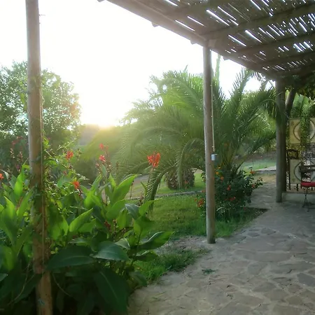 בית כפרי Montes De Baixo