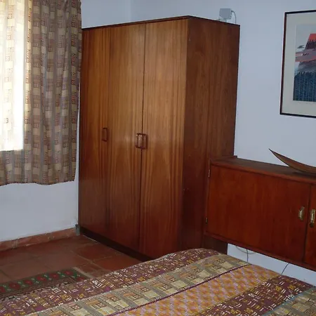 בית כפרי Montes De Baixo *